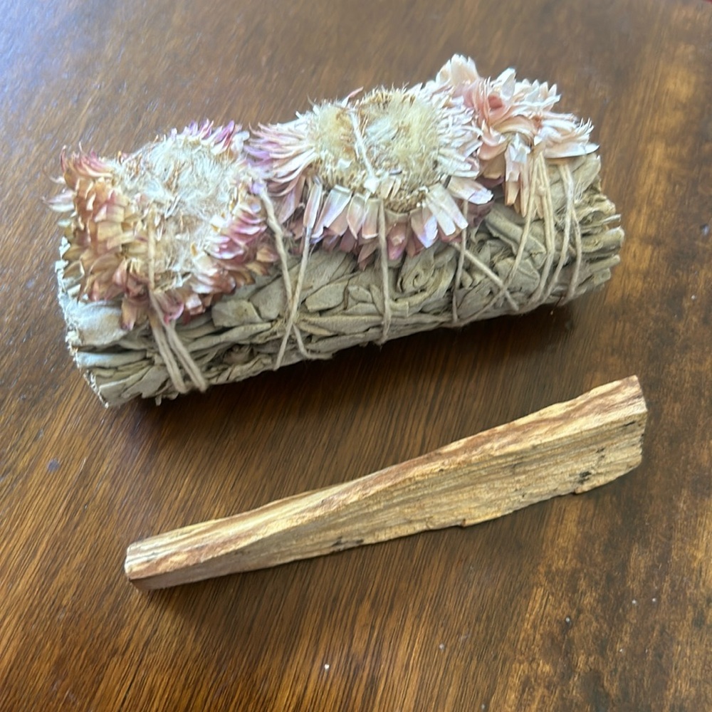 White Sage bundle & 1 stick of Palo Santo